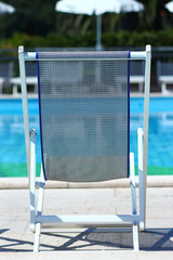 Sdraio in piscina