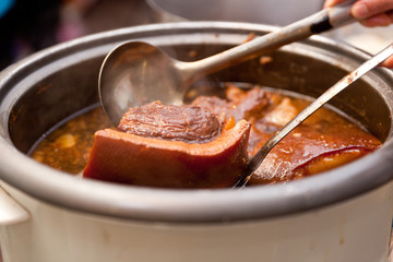 Hong Shao Rou (紅燒肉) - Chinese Red Braised Pork