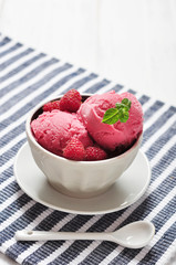 Raspberry ice cream