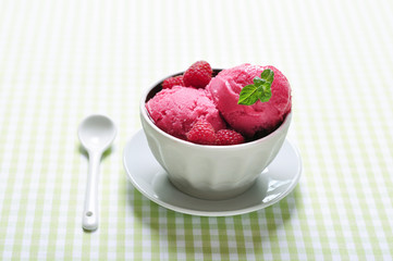  Raspberry ice cream