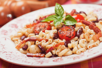Pasta with beans, bacon and cherry tomato