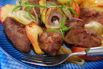 turkey liver fried with onion and apple