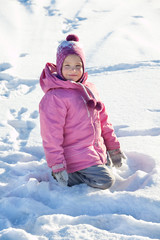 Fototapeta na wymiar Girl in the winter