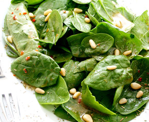 Blattspinatsalat