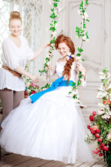 Fototapeta na wymiar Beauty bride in a luxurious interior with flowers