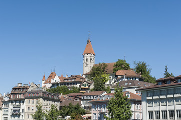 Obraz premium Thun, Altstadt, Stadtkirche und Schloss Thun, Schweiz