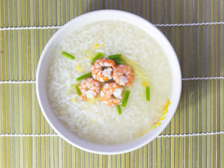 Rice soup with shrimp