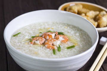 Rice soup with shrimp
