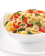 pasta with zucchini and sweet peppers with basil-garlic dressing