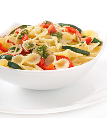 pasta with zucchini and sweet peppers with basil-garlic dressing