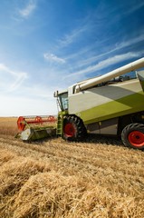 Getreideernte, Mähdrescher © Countrypixel