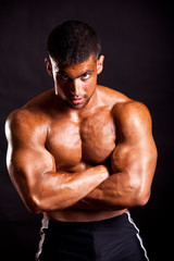 Fototapeta na wymiar young bodybuilder posing