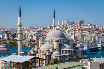 Fototapeta na wymiar New Mosque (Yeni Cami) in Eminonu district of Istanbul, Turkey