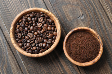 Fototapeta na wymiar ground coffee and coffee beans