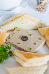 foie gras with bread
