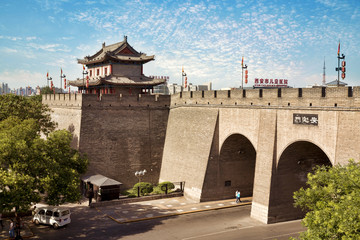 Xian - ancient city wall © lapas77
