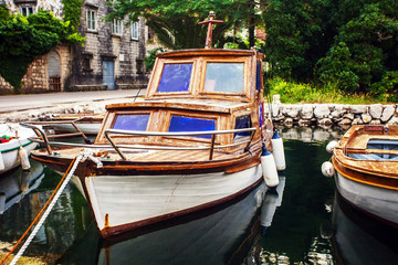 Fototapeta na wymiar A small bay with boats
