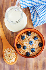Oat flakes with blueberry