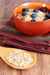 Oat flakes with blueberry