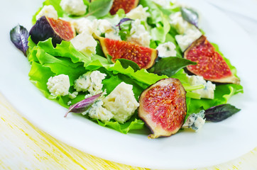 salad with cheese and figs