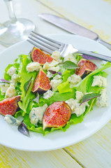 salad with cheese and figs