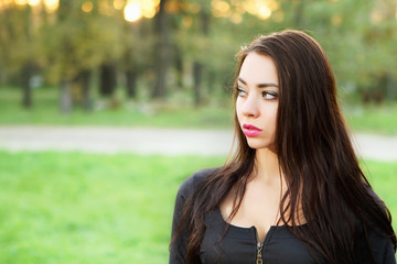 Naklejka premium Pretty young brunette