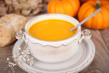 Frische Kürbissuppe