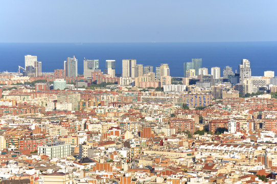 Hochhäuser im Poblenou Stadtteil von Barcelona