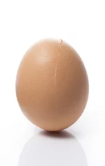 Fotobehang Eieren ヒビのはいった卵の殻  © kai