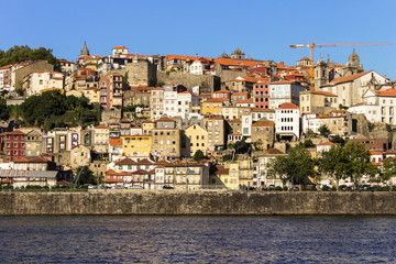 Fototapeta na wymiar Stare miasto w Portugalii
