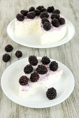 Cheesecake with fresh berries