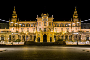 Fototapeta premium Spanish Square (Plaza de España) in Sevilla at night , Spain.