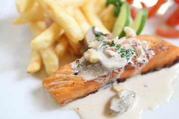 Smoked salmon with vegetables