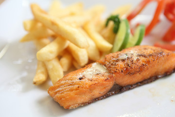 Smoked salmon with vegetables
