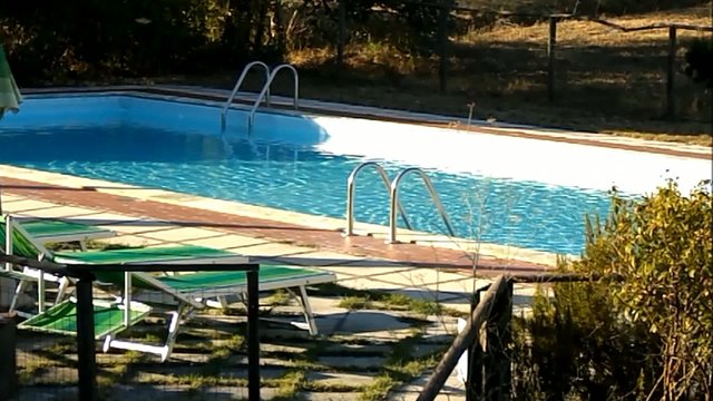 bagno in piscina delle rondini