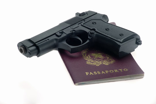 pistola con passaporto
