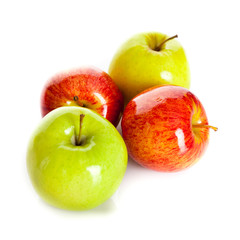 apples  isolated on white background