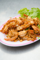Shrimp fried with garlic