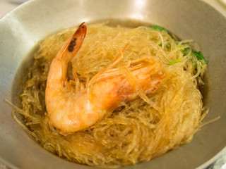 Shrimp potted with vermicelli