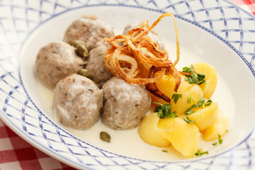 meatballs with potatoes