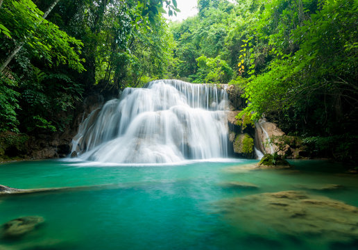 Thailand waterfall in Kanjanaburi (Huay Mae Kamin) © showcake