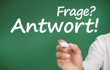 Hand writing questions and answers in german with a marker