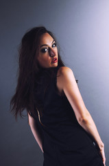 atractive brunette girl smiling