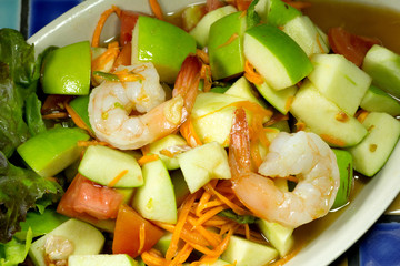 apple shrimp salad  thai style