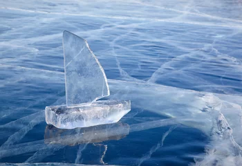 Papier Peint photo Cercle polaire Yacht à glace en hiver Baical