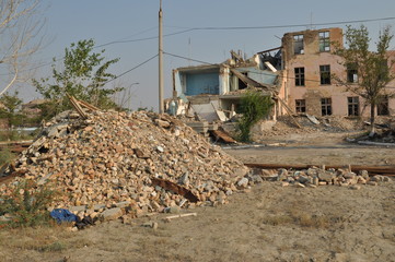 Разрушенный дом