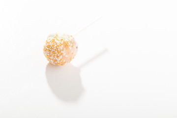 Popcakes mit Perlen und Stil überstrahlt