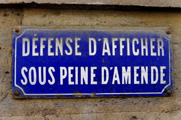 Défense d'afficher sous peine d'amende