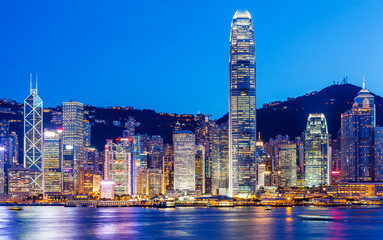 Naklejka premium Hong Kong skyline at night