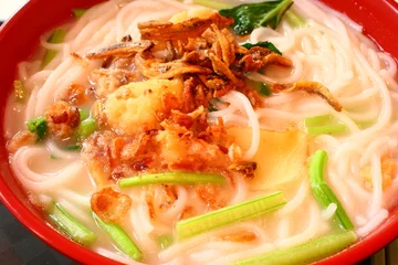 Zelfklevend Fotobehang Fish soup noodle, Chinese bee hoon, Singapore food © teoyeekhai